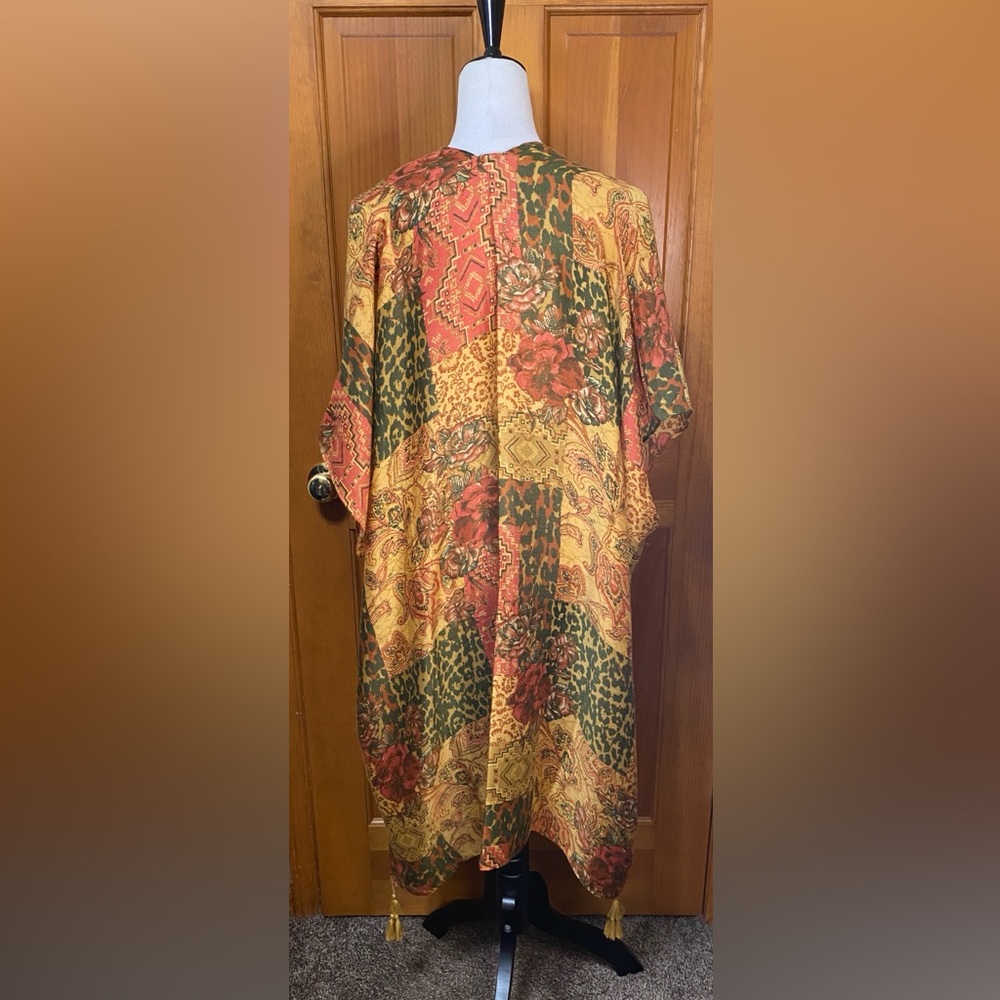 NWT SEDONA FLORAL BOHEMIAN
PATCHWORK KIMONO - Picture 5 of 7